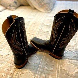 Shyanne Cowgirl Leather Boots
